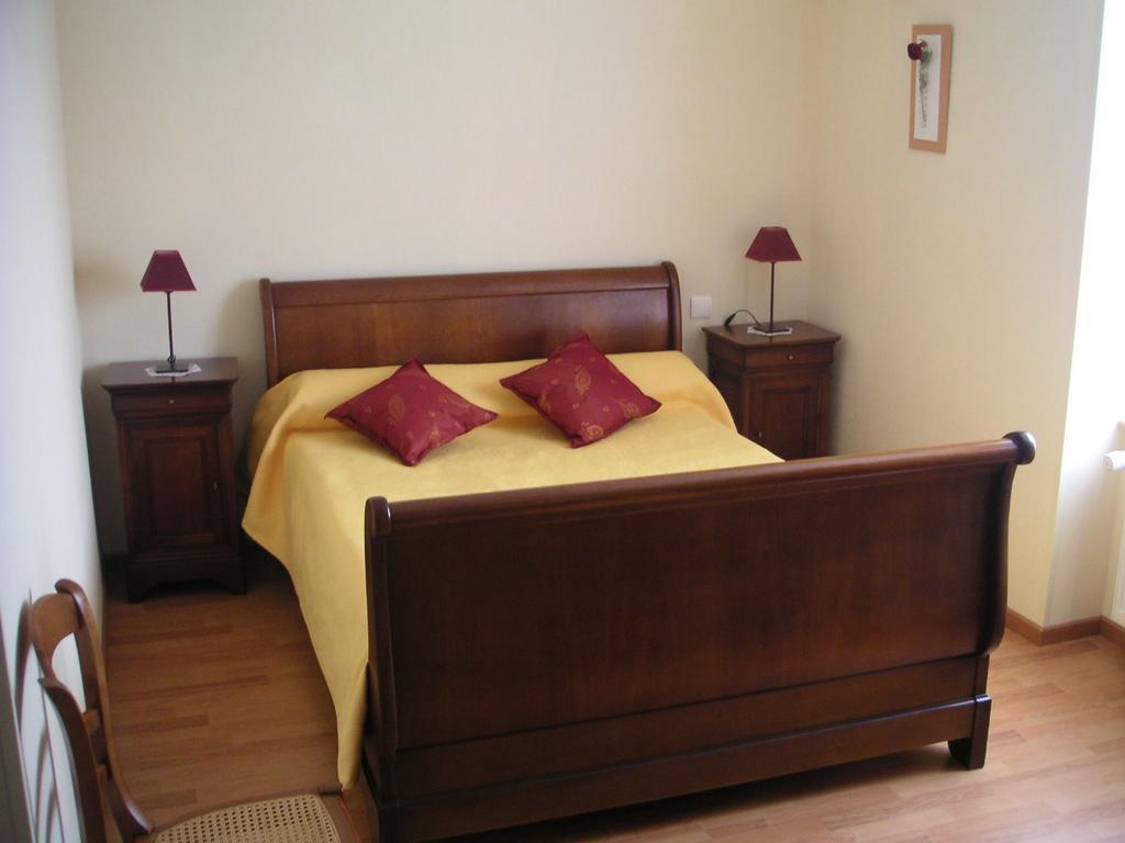 Les Quatre Saisons Bed and Breakfast Moitron-sur-Sarthe Exterior foto